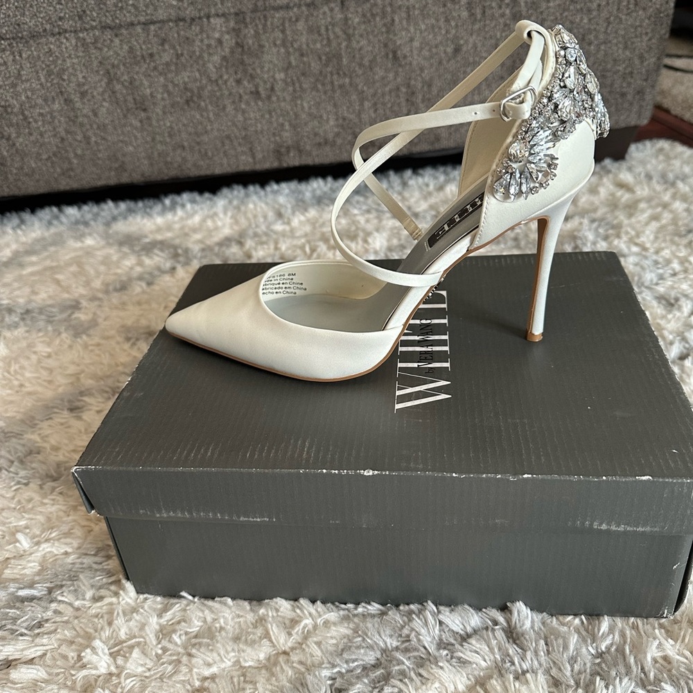 NEW Vera Wang Bridal Shoes